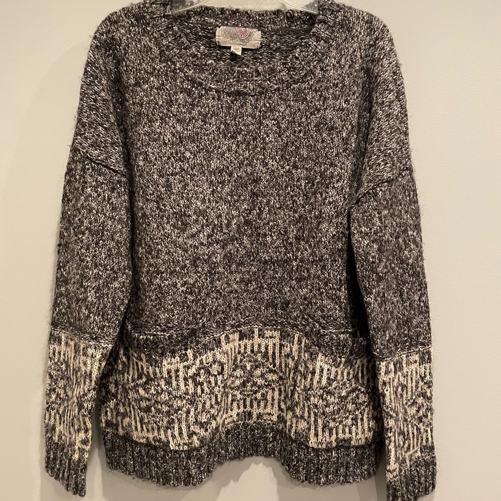 Cote Womens sweater size large with pockets